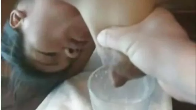 राम्रो boobs संग लूटफुल ओरिएन्टल hoochie बकवास गर्न तल छ