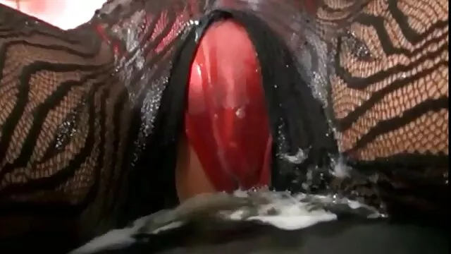 सुडौल रेडहेड Lexi ब्लूम मिसनरी स्थिति मा fucked हुन्छ