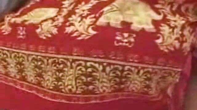 विकृत पहेंलो ब्लोन्डी जुलिया एन र तातो बस्टी काली महिलाले तातो बीबीसी चुस्छिन्