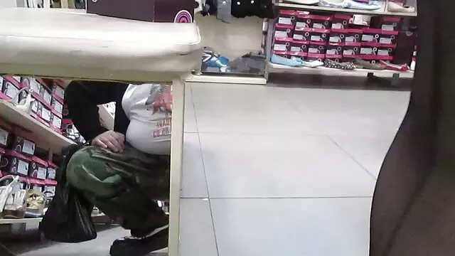 यो ट्रान्नी कुनै पनि समय डिक चुस्न तयार छ र त्यो साँचो स्लटको चिन्ह हो