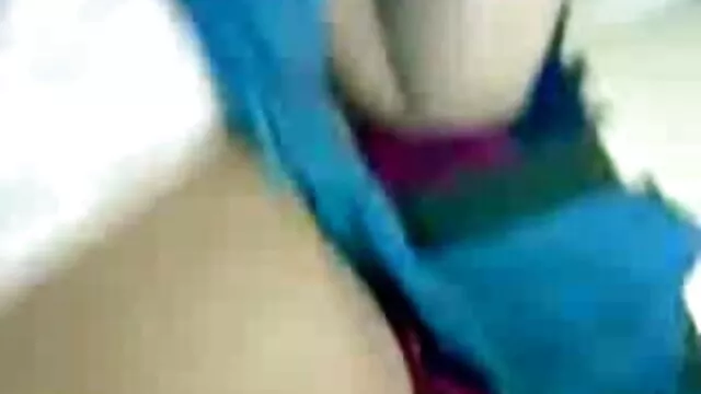 यो ladyboy को धेरै विशेष glutes छ र उनी एक राम्रो कडा कमबख्त मनपर्छ