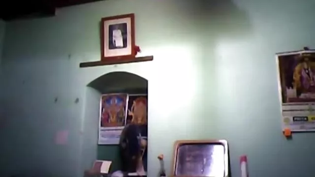 उत्कृष्ट एसियाली वेश्या साना एन्ज्यु MMF थ्रीसममा भाग लिन्छिन्