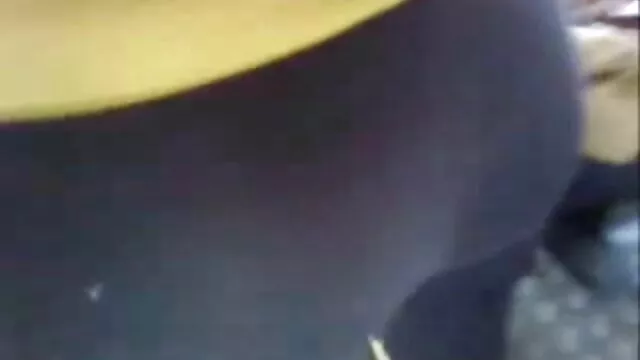 सुन्दर आकर्षक उनको बिल्ली बाहिर खाइन्छ