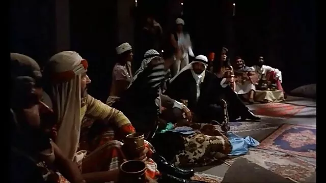 बक्सम किन्नर स्लटले आफ्नो प्रेमीको डिक रिभर्स काउगर्ल शैलीमा सवारी गर्छिन्