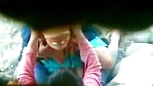 भारतीय वेश्या दैनिक आधारमा कम्तिमा 2 आफ्नो सींग साथीहरु fucks